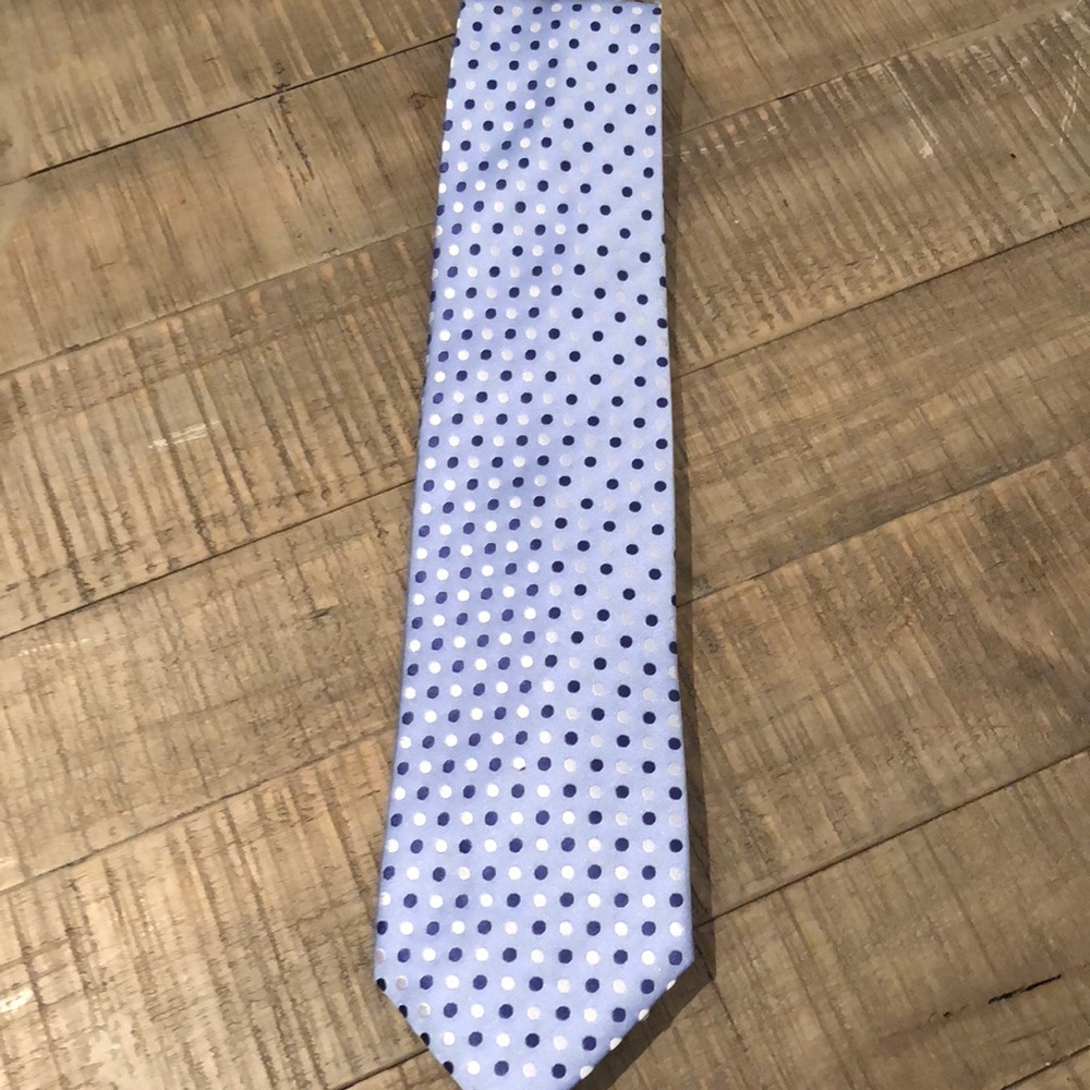 Geoffrey Beene blue dot tie 3 and 1/2 inches wide